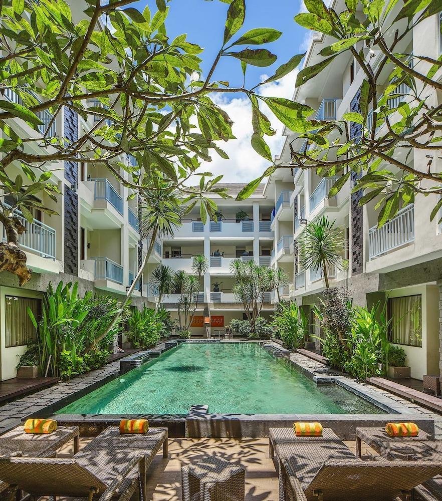 Bloo Bali Hotel Кута Экстерьер фото