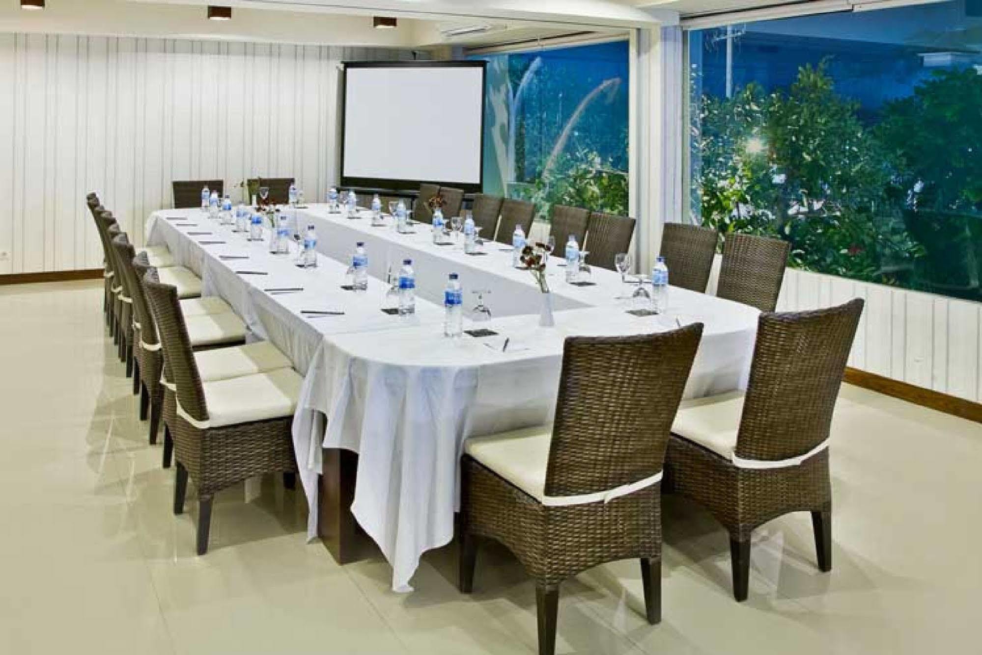 Bloo Bali Hotel Кута Экстерьер фото